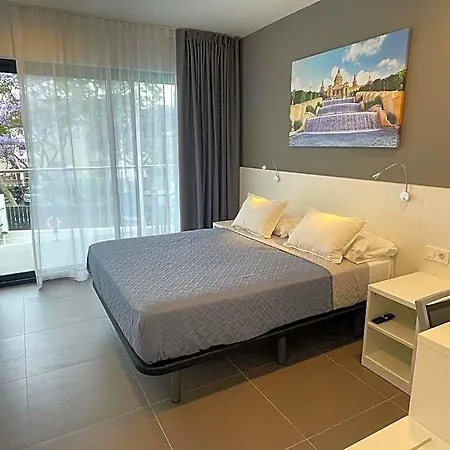Hotel C31 2*